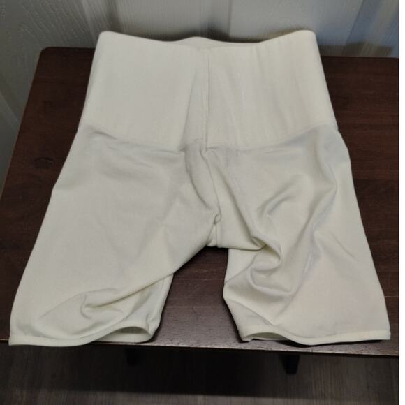 Nancy Ganz Size Large Bodyslimmers Shapewear Shorts Cream Tummy Control - Picture 2 of 9